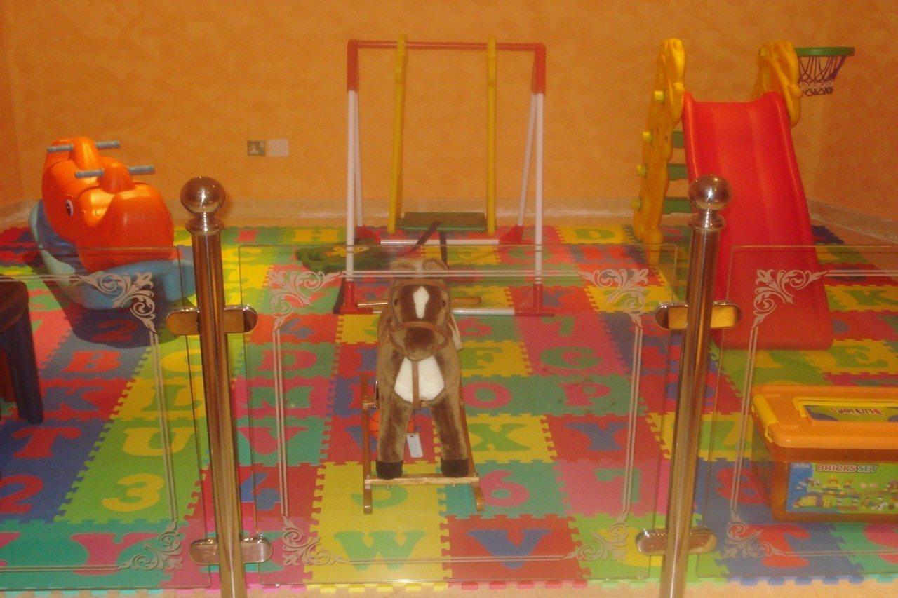 Al Bustan Hotel Sharjah Bagian luar foto