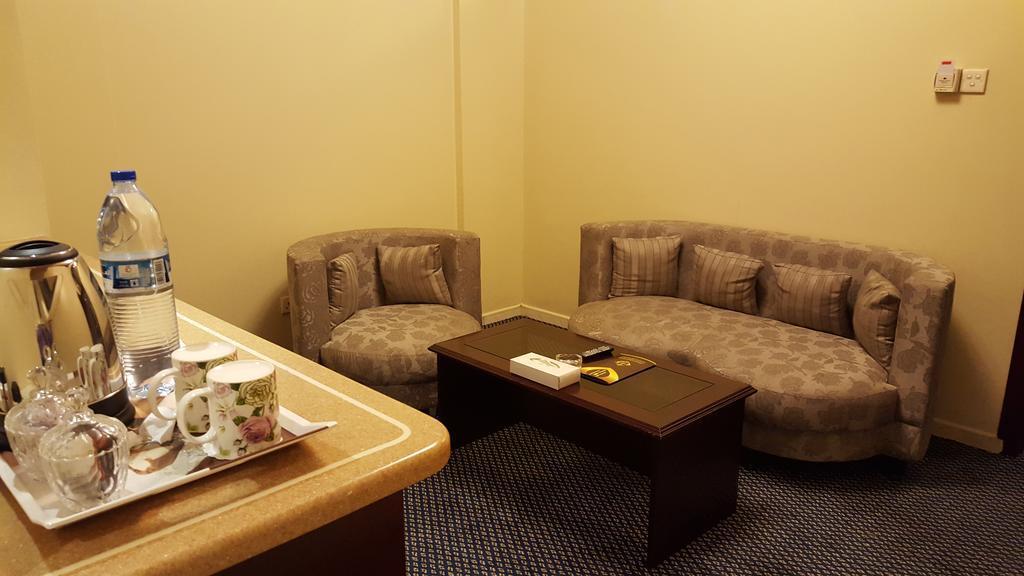 Al Bustan Hotel Sharjah Bagian luar foto