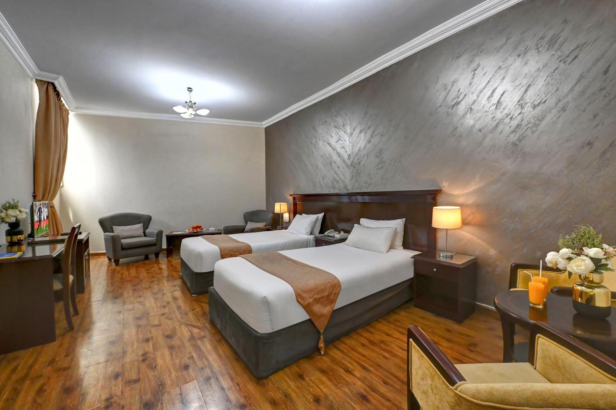 Al Bustan Hotel Sharjah Bagian luar foto